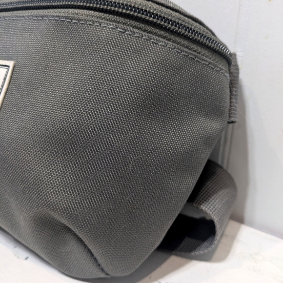 Herschel Dark Gray Belt Bag Fanny‎ Pack In Small - Picture 3 of 8